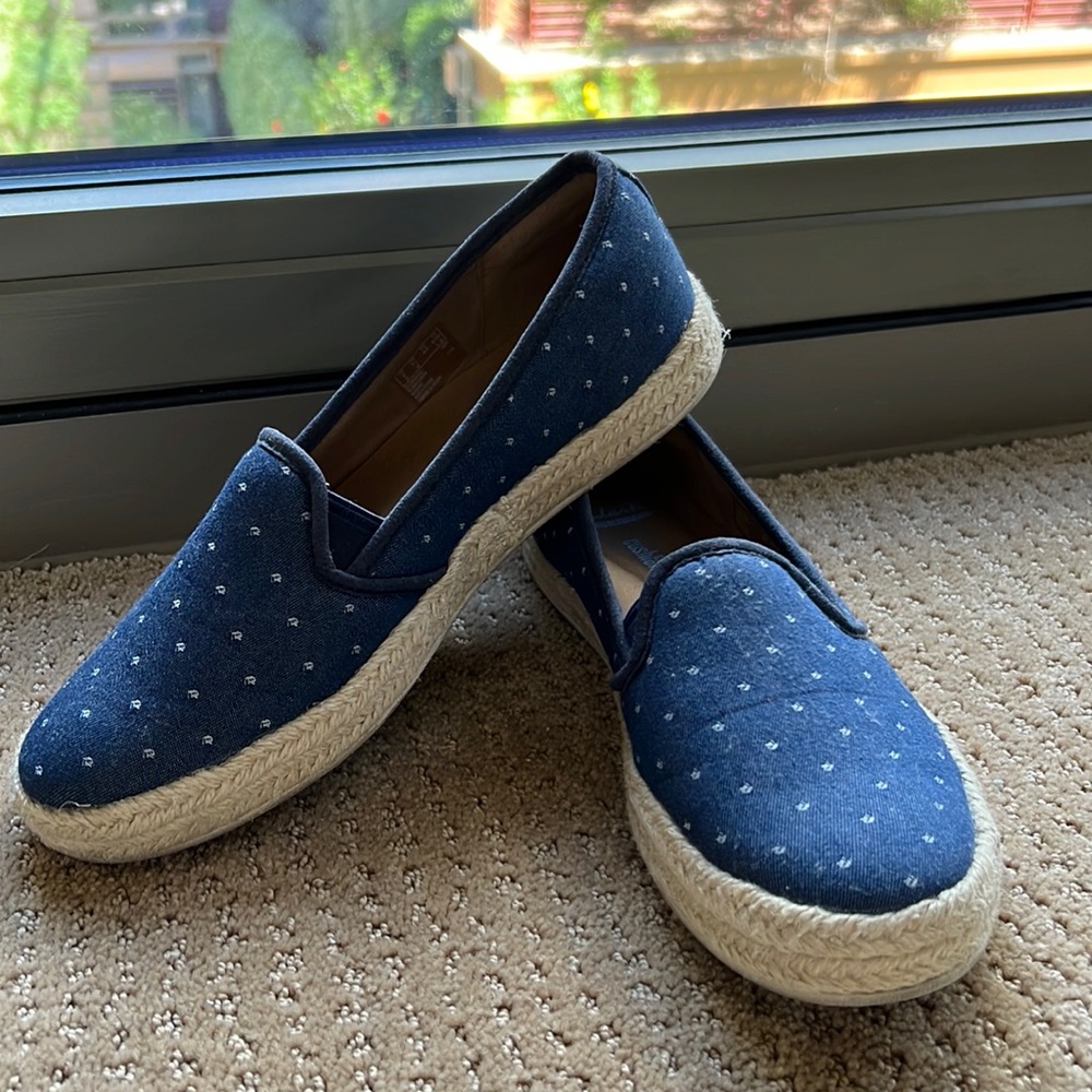 Clarks Collection navy polkadot espadrilles